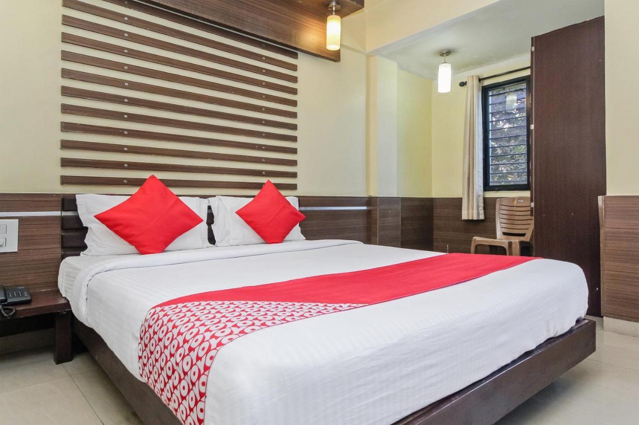 Oyo 30537 Hotel Megharaj Bijāpur Exteriör bild