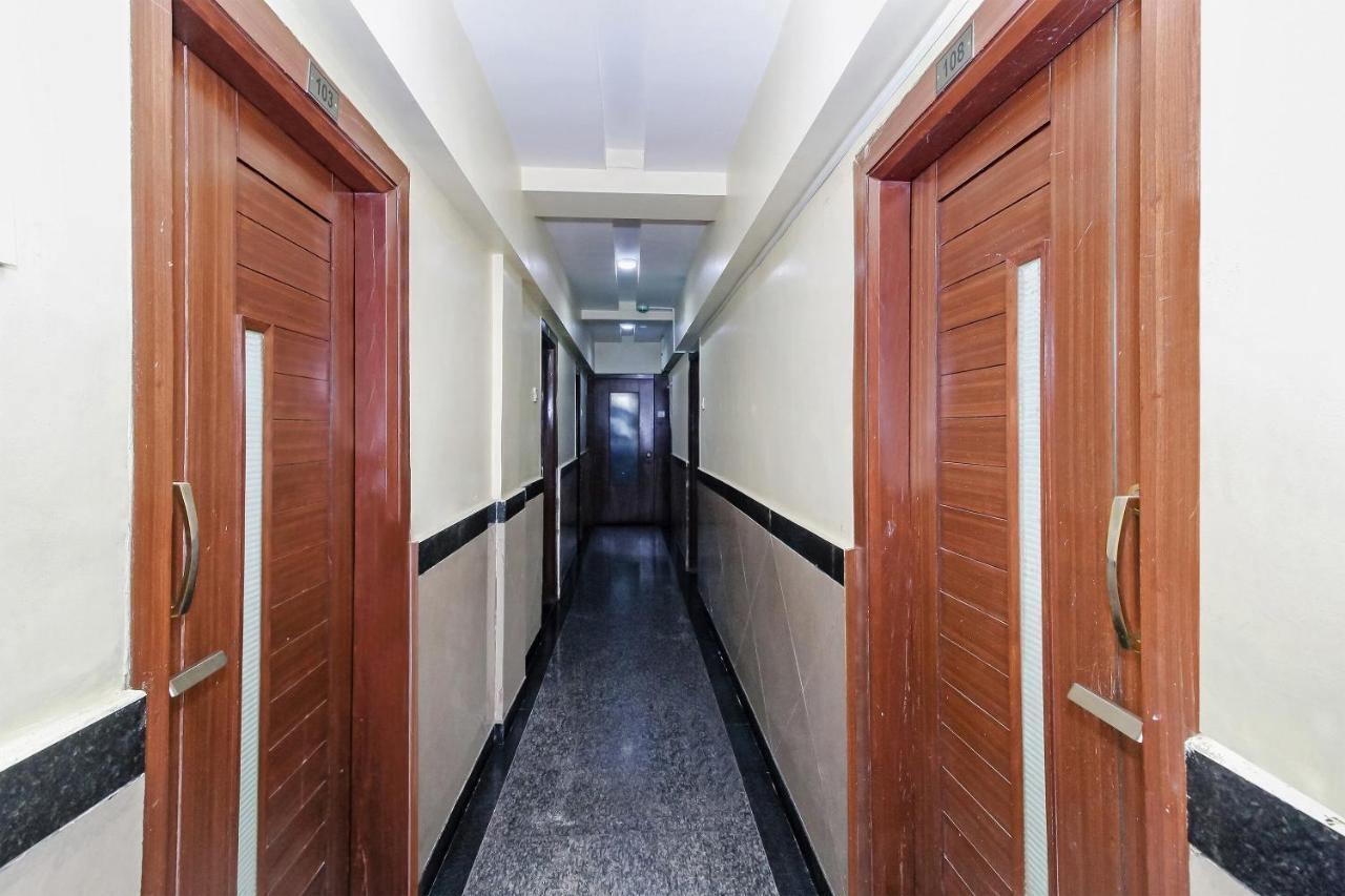 Oyo 30537 Hotel Megharaj Bijāpur Exteriör bild