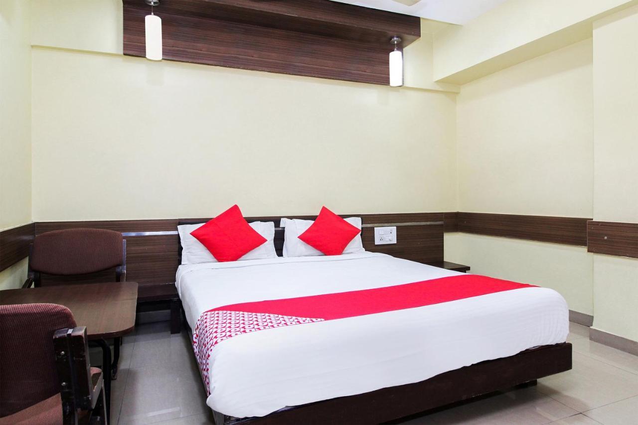Oyo 30537 Hotel Megharaj Bijāpur Exteriör bild