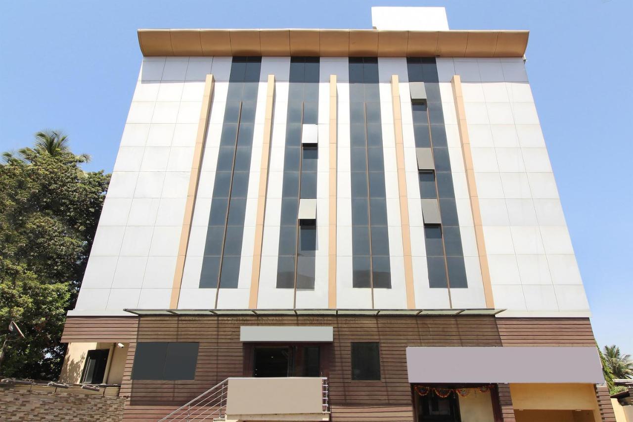 Oyo 30537 Hotel Megharaj Bijāpur Exteriör bild